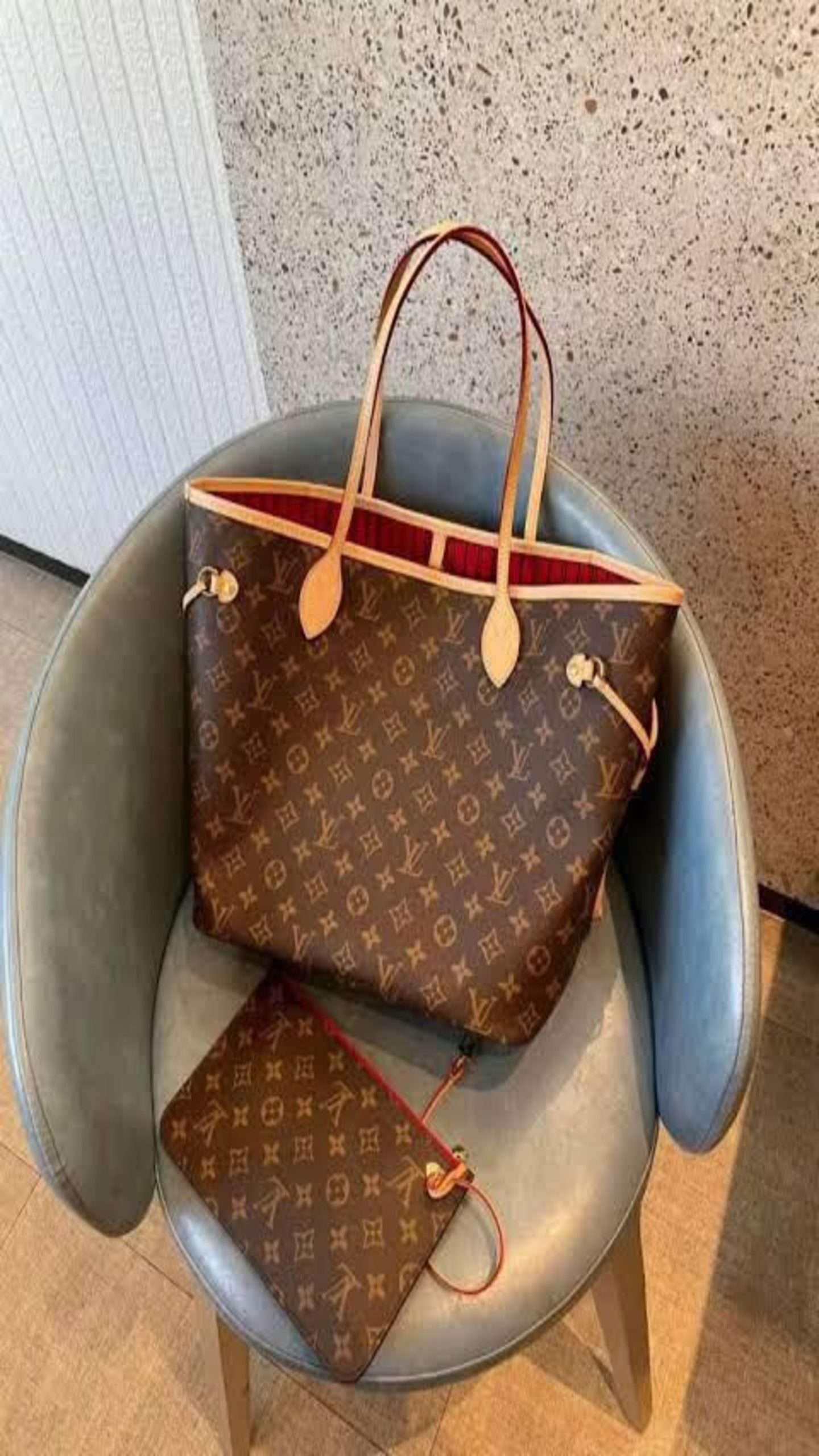 Louis Vuitton Big - Image 7