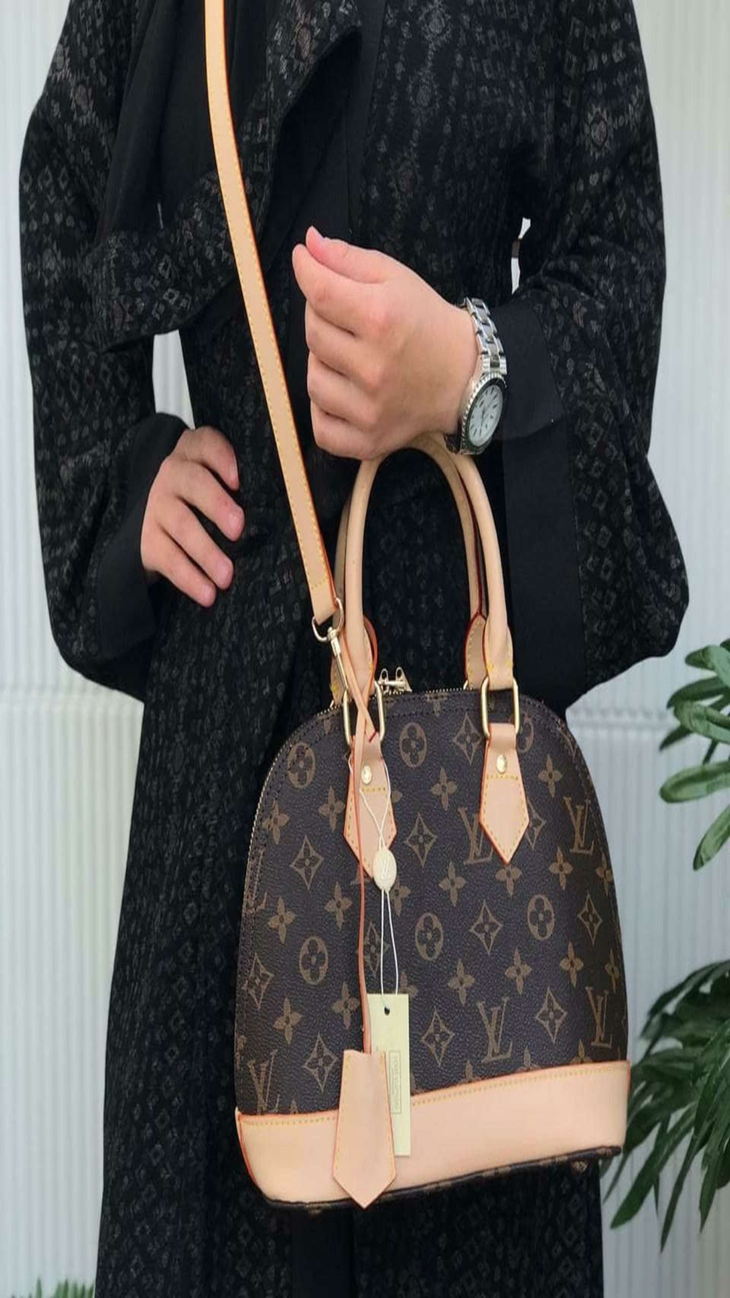 Louis Vuitton Medium - Image 5